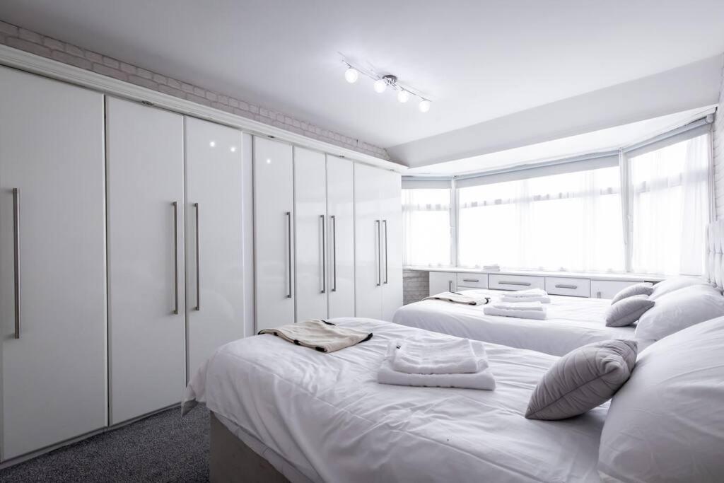 Windsor House 3 Bedrooms Sleeps 8 Manchester Exteriör bild