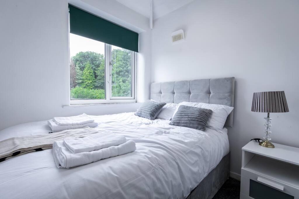 Windsor House 3 Bedrooms Sleeps 8 Manchester Exteriör bild