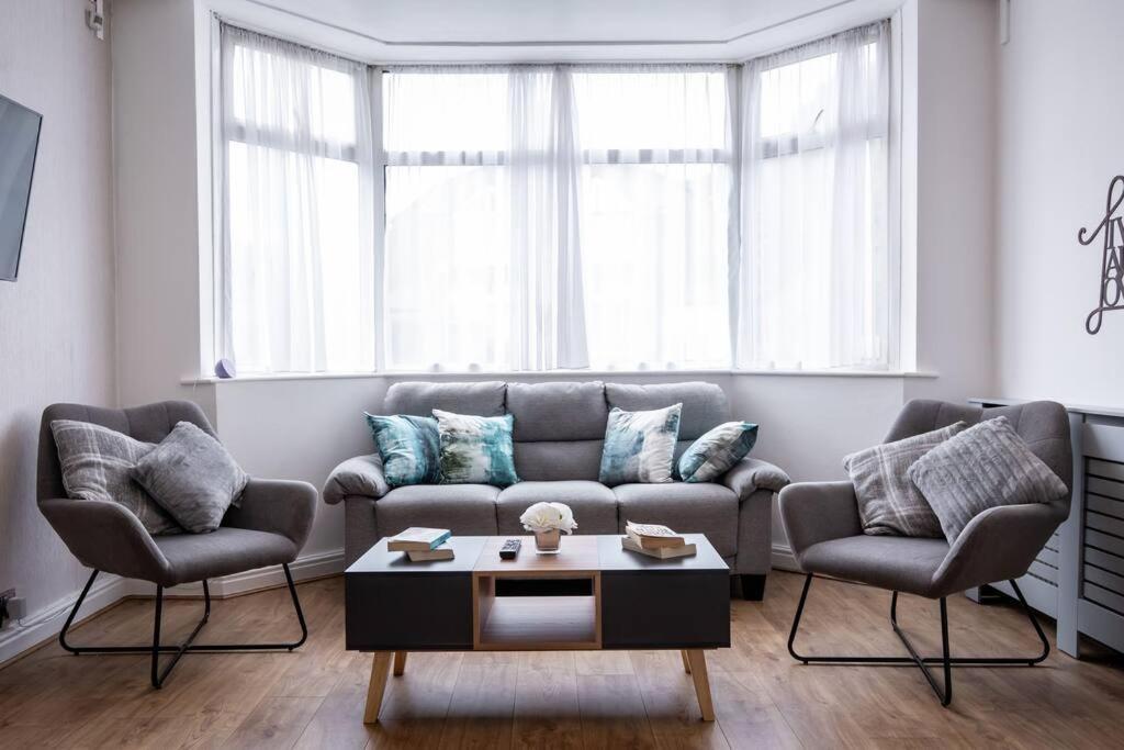 Windsor House 3 Bedrooms Sleeps 8 Manchester Exteriör bild