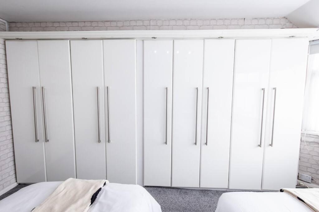 Windsor House 3 Bedrooms Sleeps 8 Manchester Exteriör bild