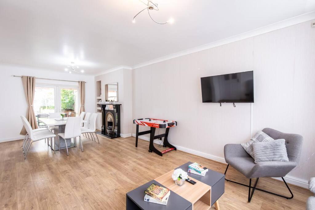 Windsor House 3 Bedrooms Sleeps 8 Manchester Exteriör bild