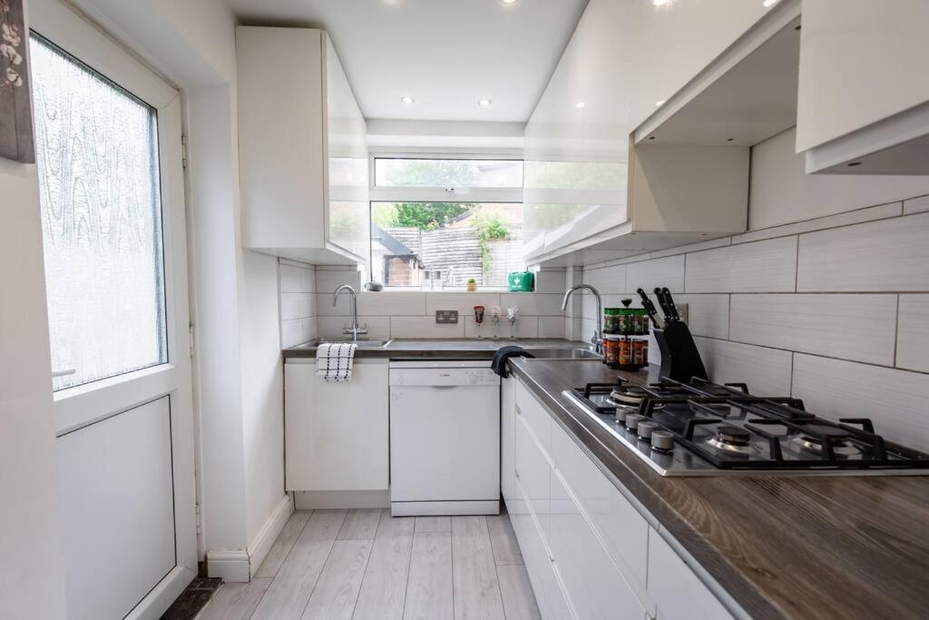 Windsor House 3 Bedrooms Sleeps 8 Manchester Exteriör bild