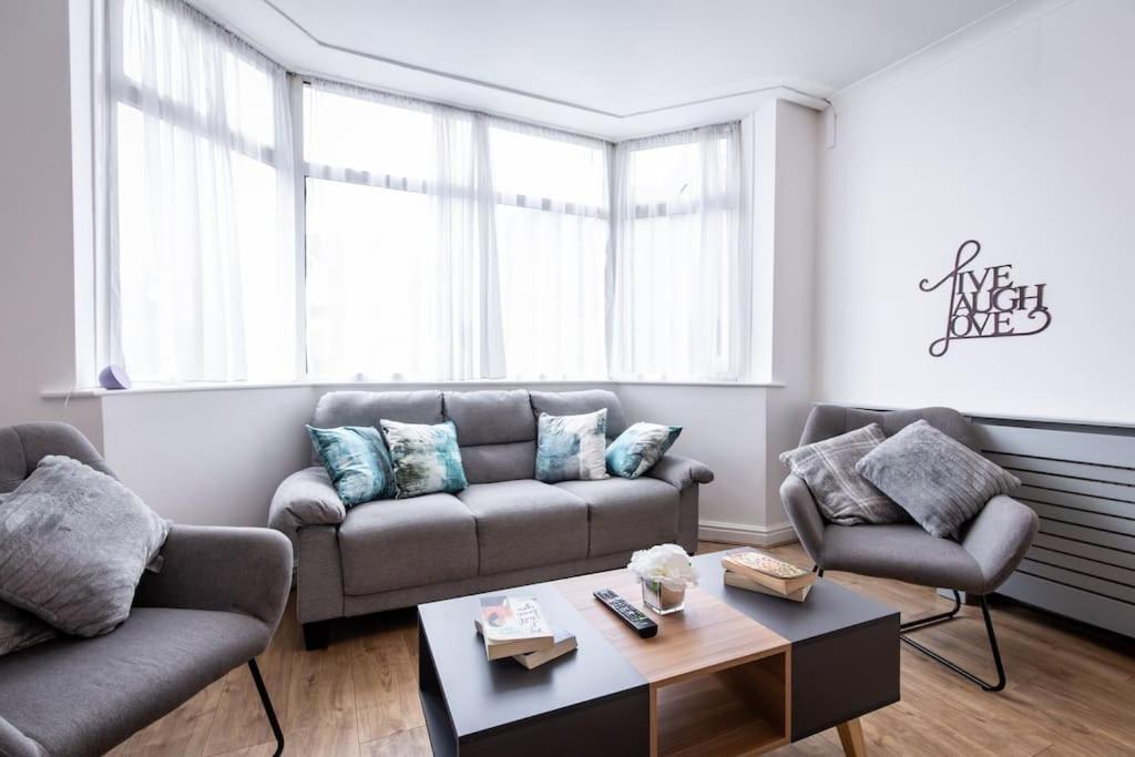 Windsor House 3 Bedrooms Sleeps 8 Manchester Exteriör bild